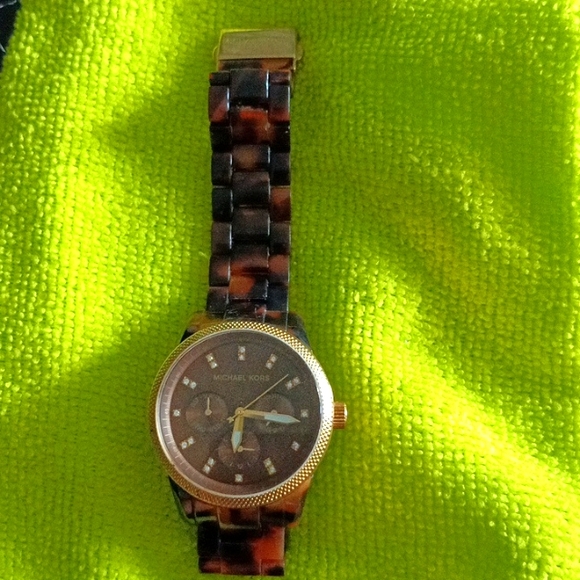 MICHAEL Michael Kors Multi-Function Water Resistant SS Watch MK-5280 working - Picture 1 of 8